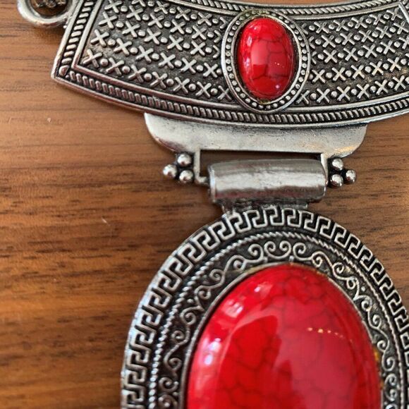 necklace, choker, fashion jewellery, large red cabochon stone,intricate pattern - Picture 6 of 16